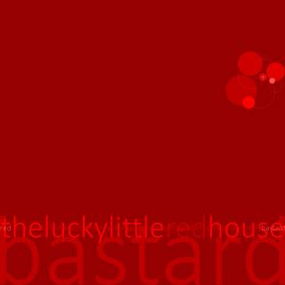 the lucky little red house - Photo